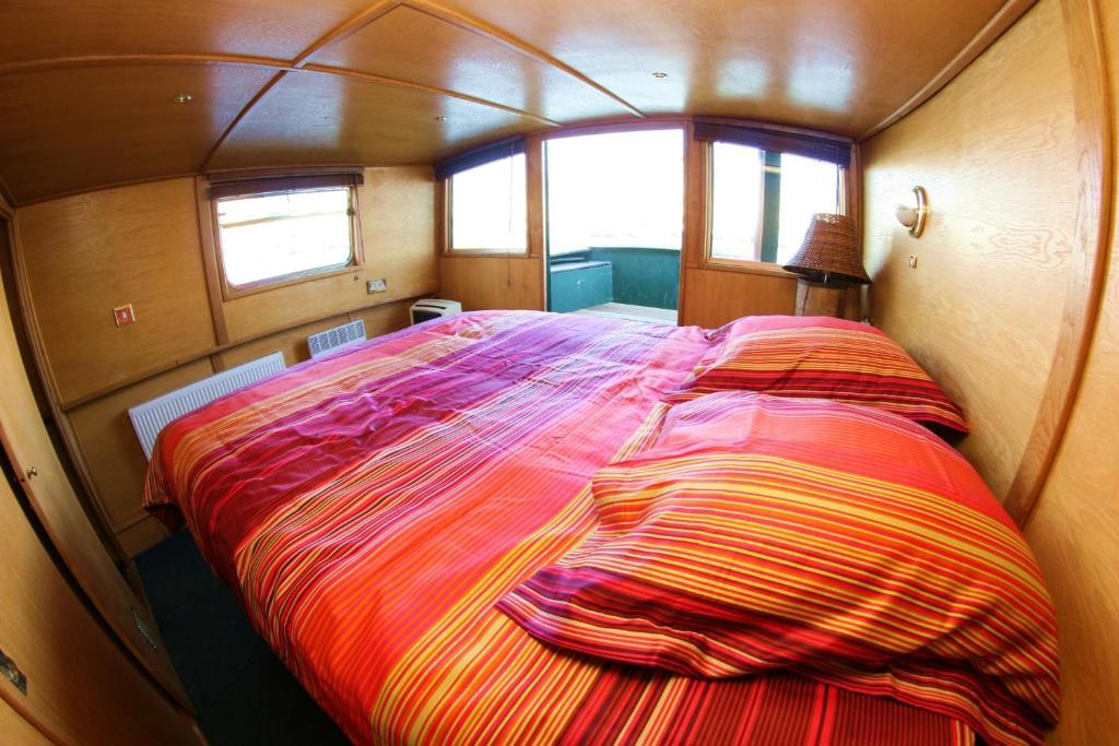 Péniche Poompui Hotel Aigues-Mortes Habitación foto